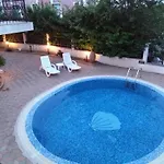 Lägenhetshotell созополски перли